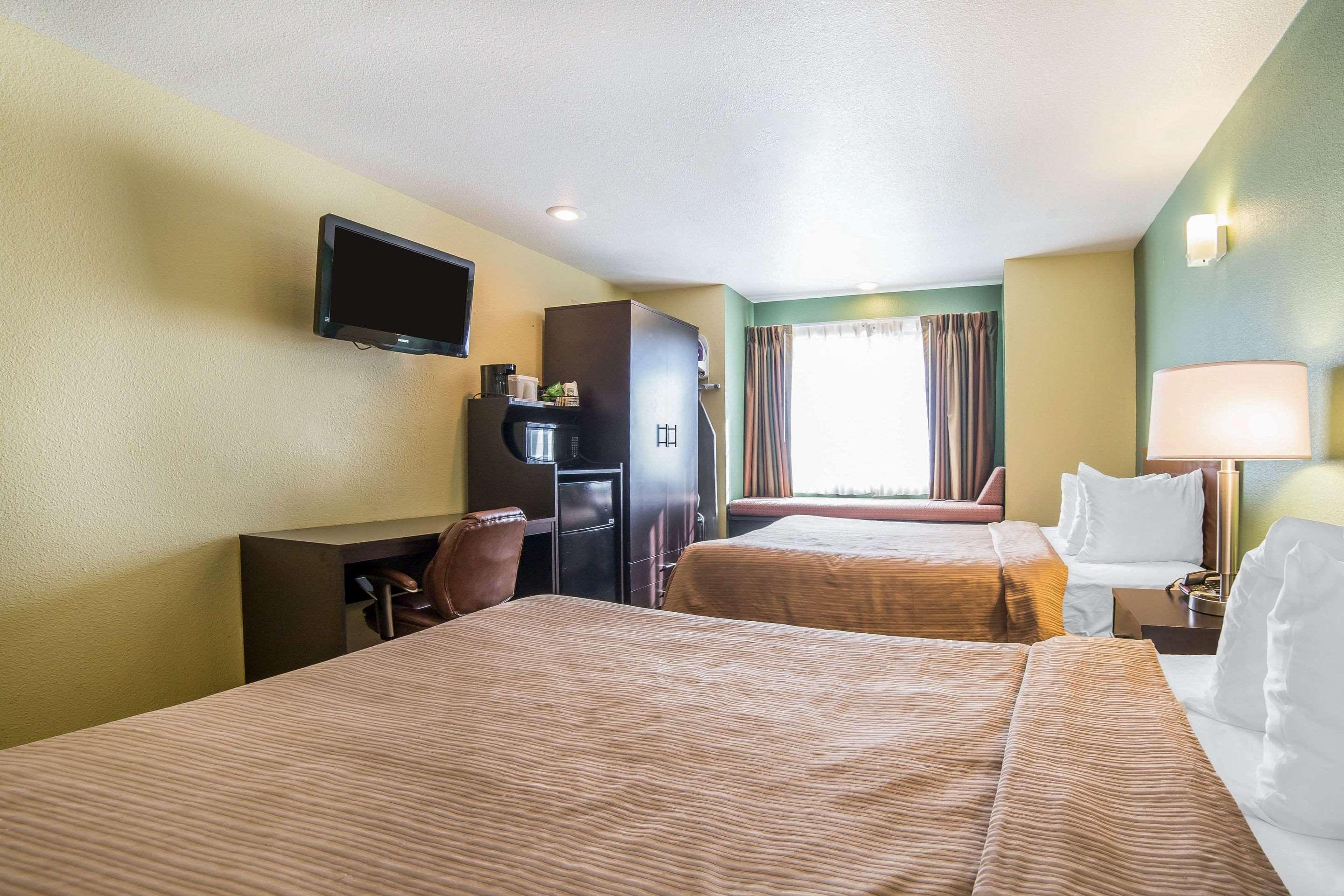 Quality Inn & Suites Elko Exterior photo