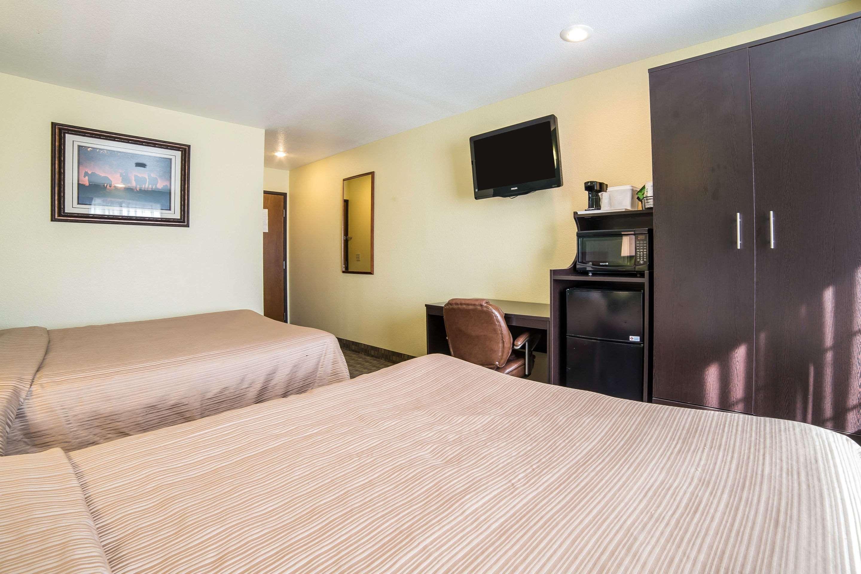 Quality Inn & Suites Elko Exterior photo