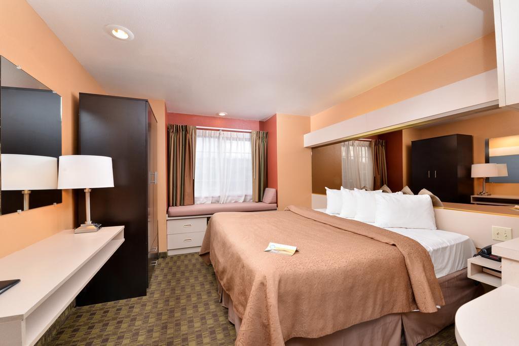 Quality Inn & Suites Elko Exterior photo