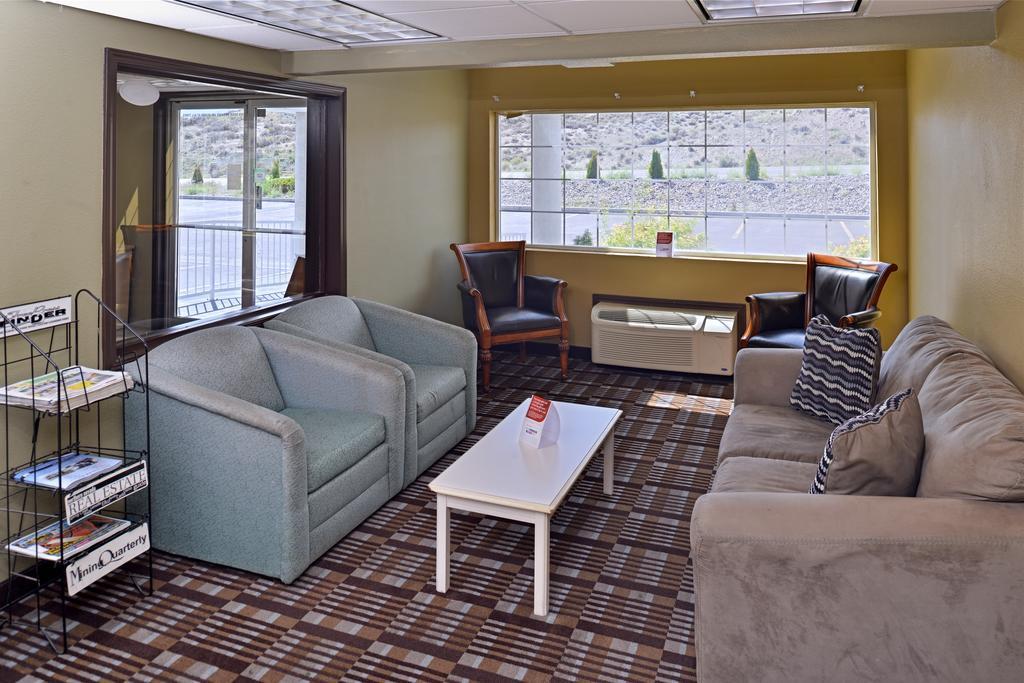 Quality Inn & Suites Elko Exterior photo