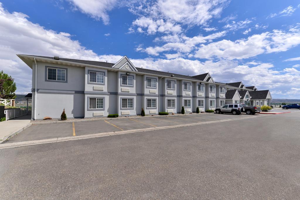 Quality Inn & Suites Elko Exterior photo