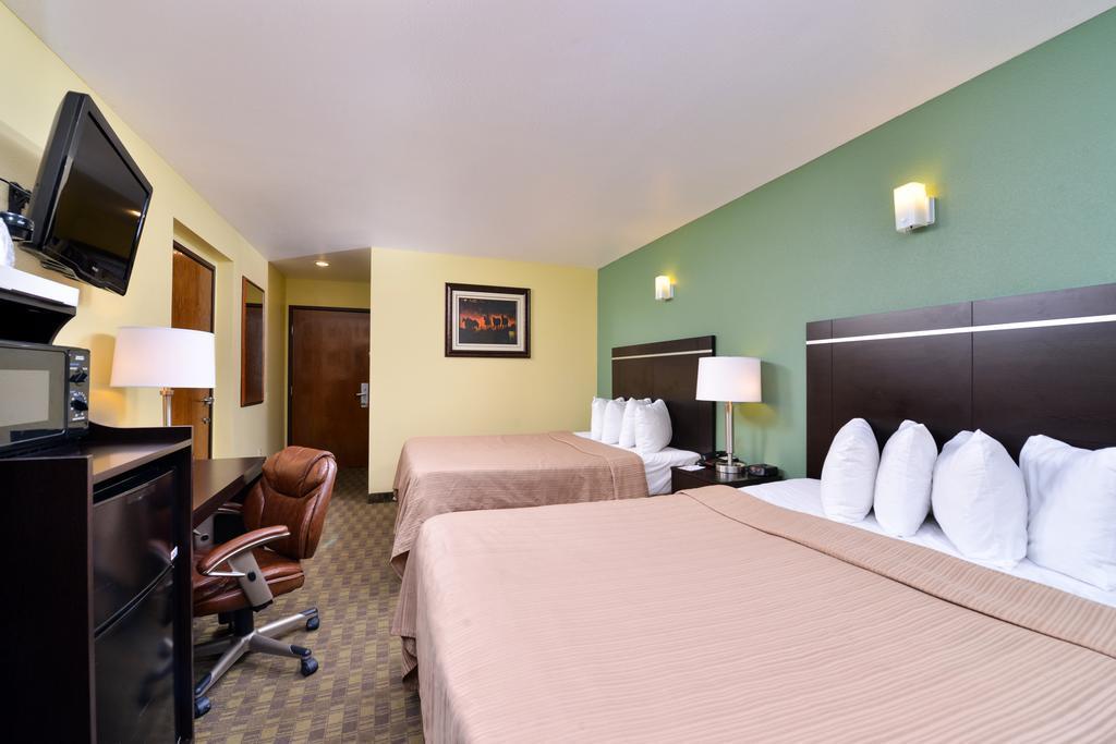 Quality Inn & Suites Elko Exterior photo