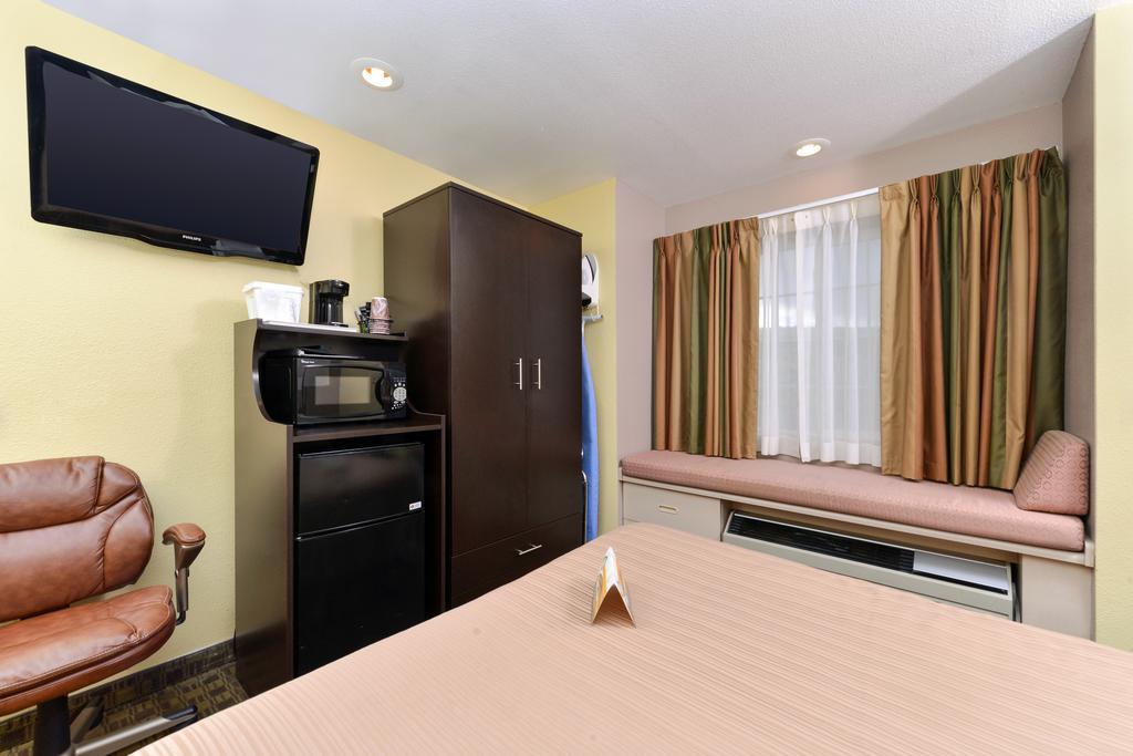 Quality Inn & Suites Elko Exterior photo